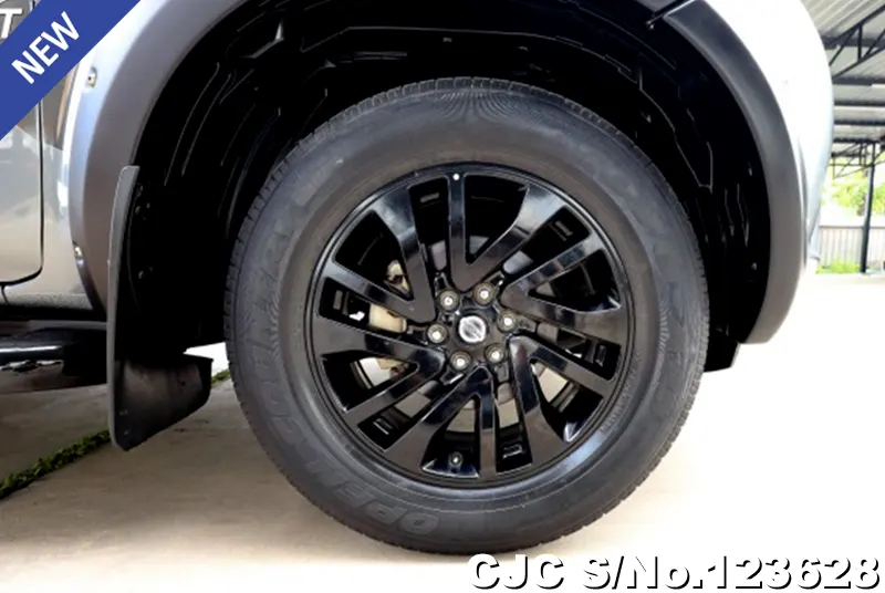 Nissan Navara in Gray for Sale Image 12