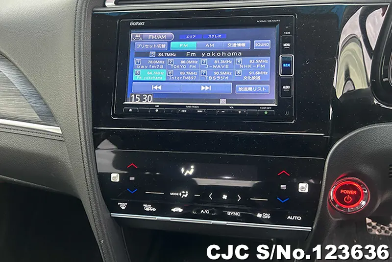 Honda Shuttle in Silver for Sale Image 12
