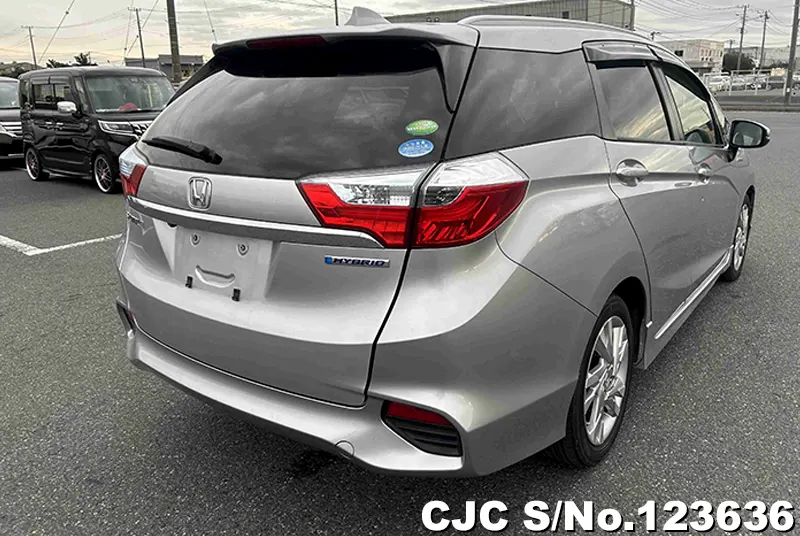 Honda Shuttle in Silver for Sale Image 1