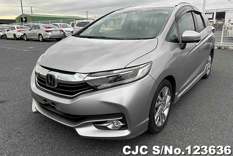 Honda Shuttle in Silver for Sale Image 3
