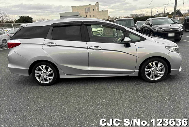 Honda Shuttle in Silver for Sale Image 6