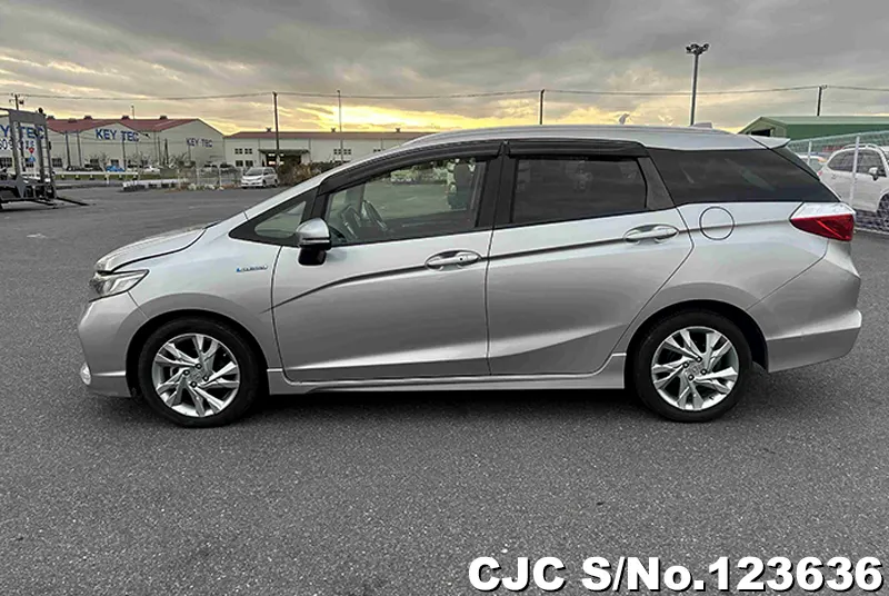 Honda Shuttle in Silver for Sale Image 7