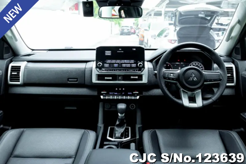 Mitsubishi Triton in Gray for Sale Image 4