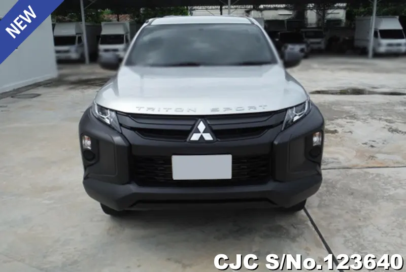Mitsubishi Triton in Silver for Sale Image 4