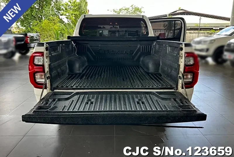 Toyota Hilux in White for Sale Image 5