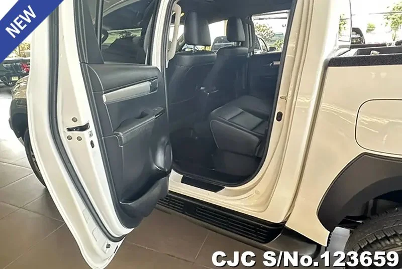 Toyota Hilux in White for Sale Image 10