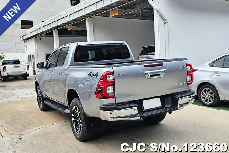 Toyota Hilux in Silver for Sale Image 2