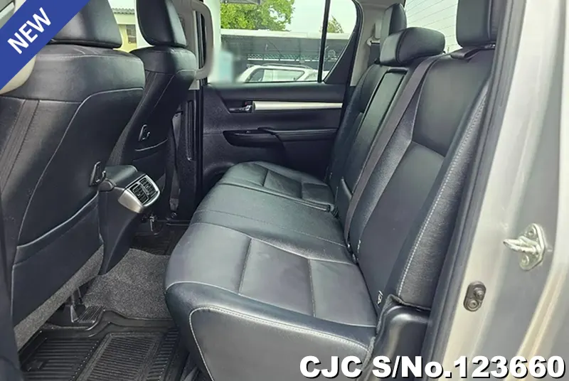 Toyota Hilux in Silver for Sale Image 8