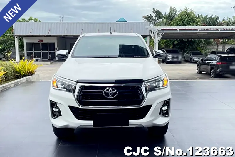 Toyota Hilux in White for Sale Image 3
