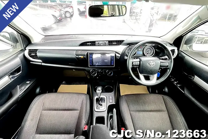 Toyota Hilux in White for Sale Image 8