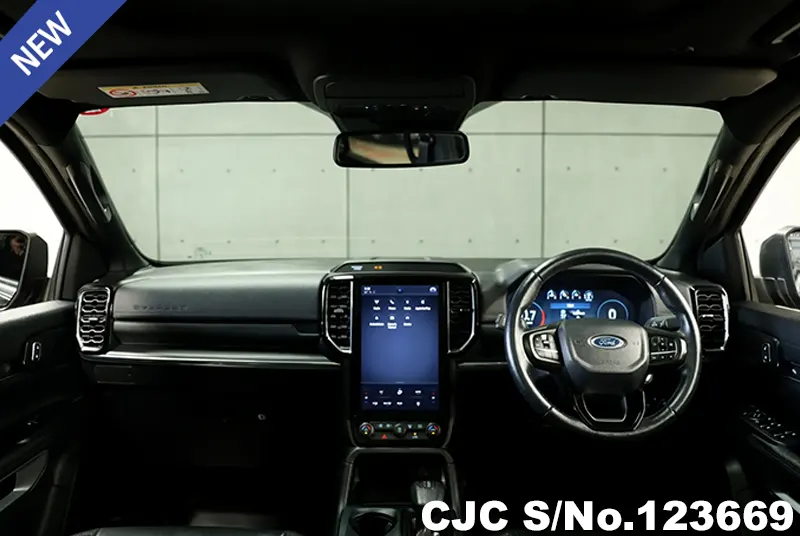 Ford Everest in Black for Sale Image 5