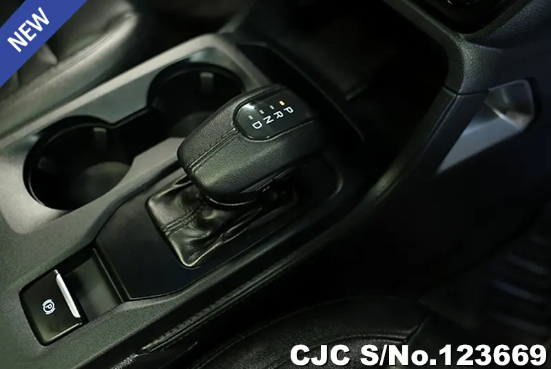 Ford Everest in Black for Sale Image 13