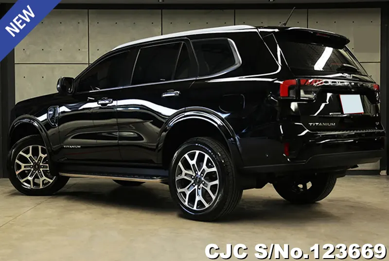 Ford Everest in Black for Sale Image 1