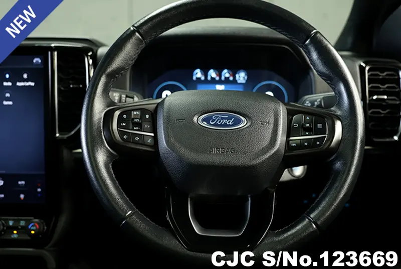 Ford Everest in Black for Sale Image 10