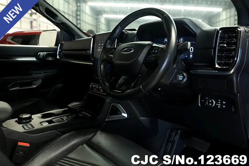 Ford Everest in Black for Sale Image 7