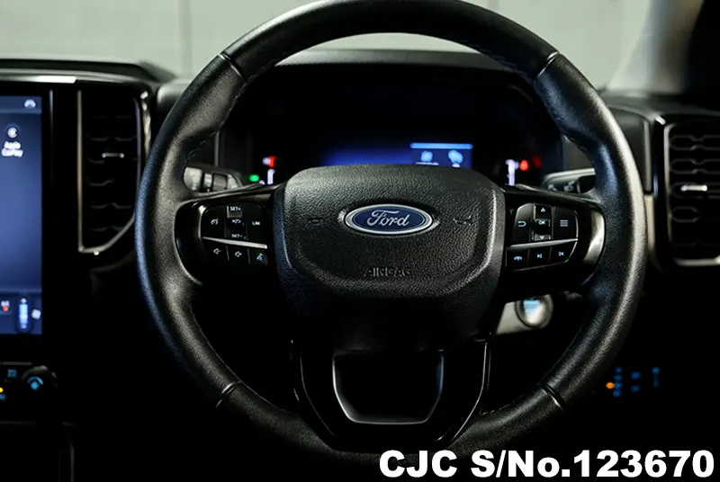Ford Everest in Black for Sale Image 11