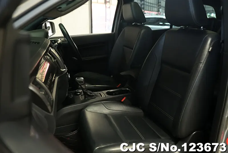 Ford Everest in Silver for Sale Image 7