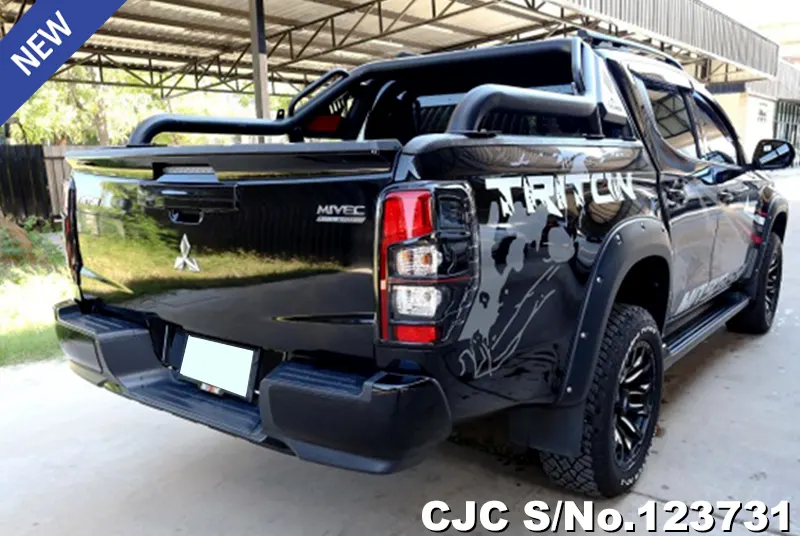 Mitsubishi Triton in Black for Sale Image 2