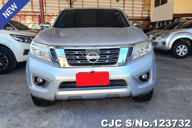 Nissan Navara in Silver for Sale Image 4