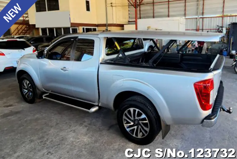 Nissan Navara in Silver for Sale Image 7