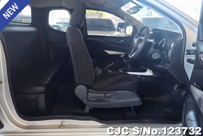 Nissan Navara in Silver for Sale Image 13