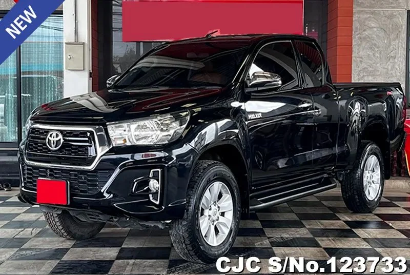 Toyota Hilux in Black for Sale Image 2