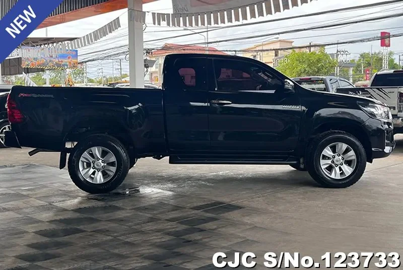 Toyota Hilux in Black for Sale Image 4