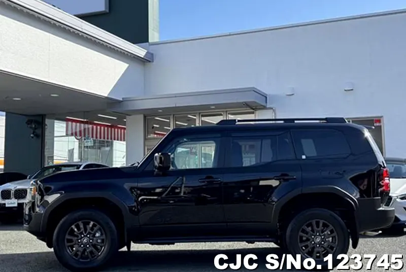 Toyota Land Cruiser 250 in Black for Sale Image 7