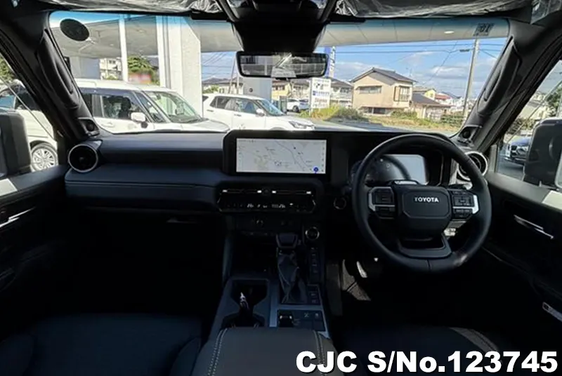Toyota Land Cruiser 250 in Black for Sale Image 9