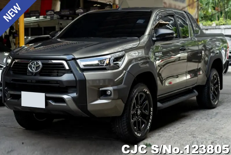 Toyota Hilux in Oxide Bronze Metallic for Sale Image 3