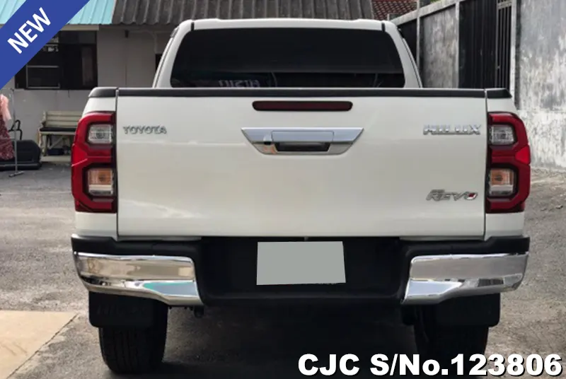 Toyota Hilux in White for Sale Image 4
