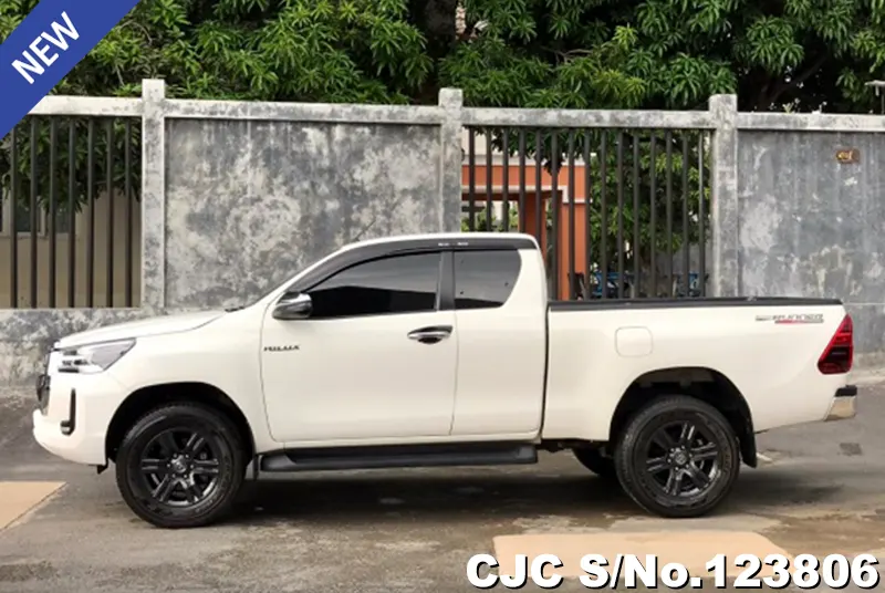 Toyota Hilux in White for Sale Image 5