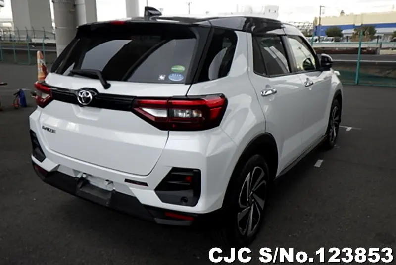 Toyota Raize in White for Sale Image 2