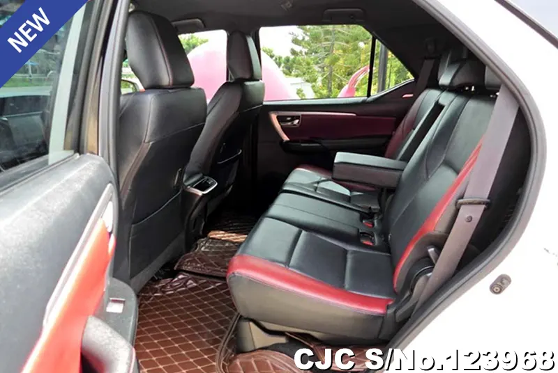 Toyota Fortuner in White for Sale Image 6