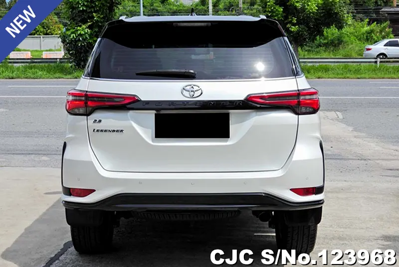 Toyota Fortuner in White for Sale Image 3