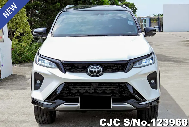 Toyota Fortuner in White for Sale Image 2