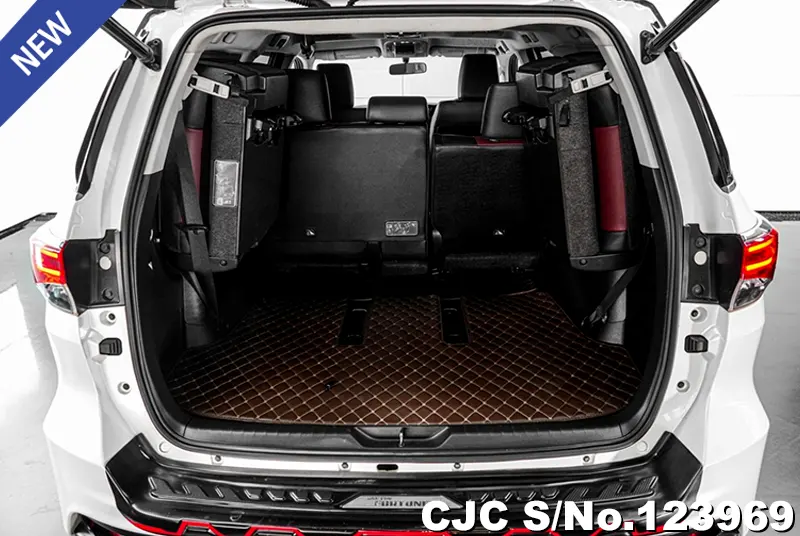 Toyota Fortuner in White for Sale Image 6