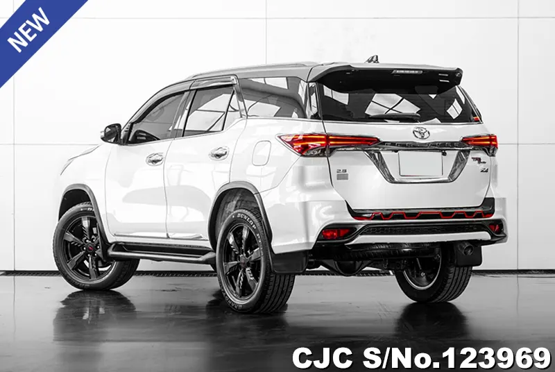 Toyota Fortuner in White for Sale Image 1