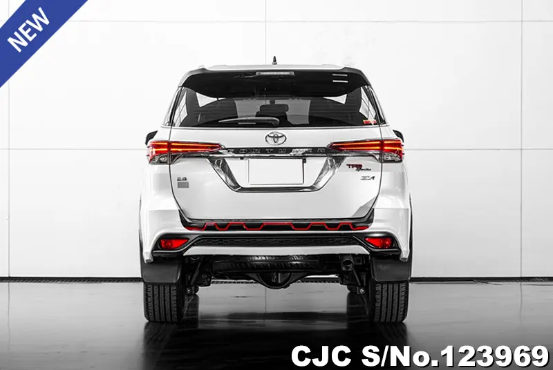 Toyota Fortuner in White for Sale Image 5