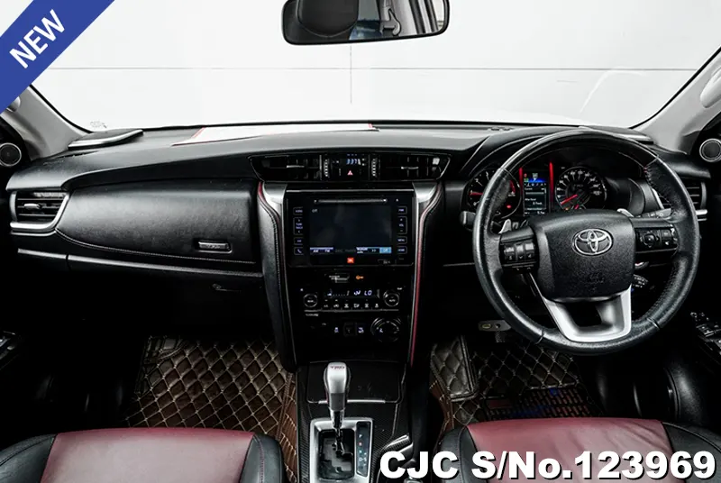 Toyota Fortuner in White for Sale Image 7