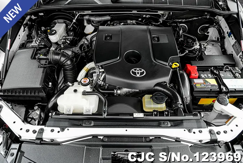 Toyota Fortuner in White for Sale Image 8