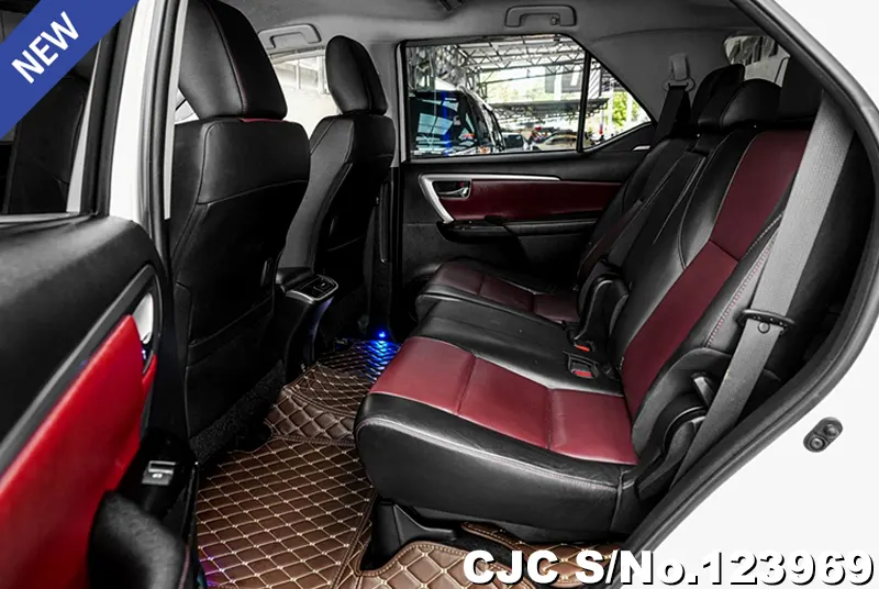 Toyota Fortuner in White for Sale Image 11