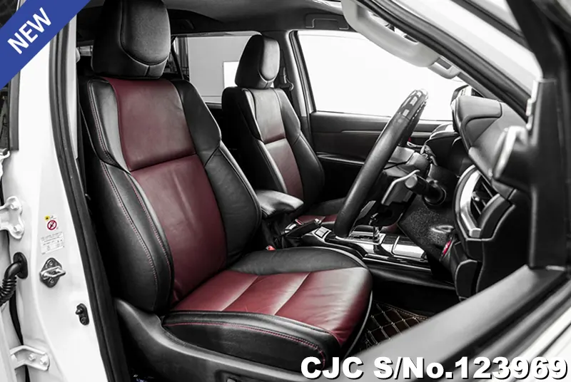 Toyota Fortuner in White for Sale Image 9