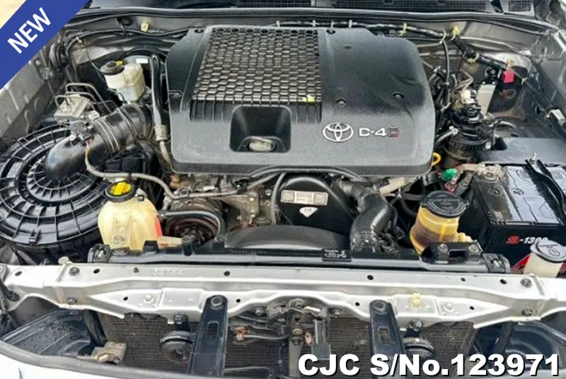 Toyota Hilux in Silver for Sale Image 16