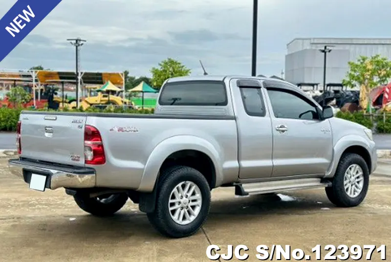 Toyota Hilux in Silver for Sale Image 2