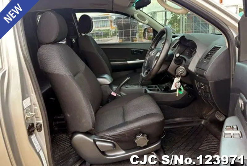 Toyota Hilux in Silver for Sale Image 8