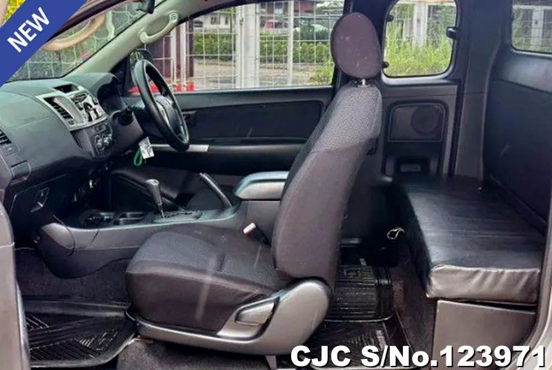 Toyota Hilux in Silver for Sale Image 11