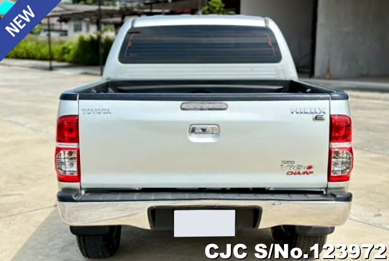 Toyota Hilux in Silver for Sale Image 4