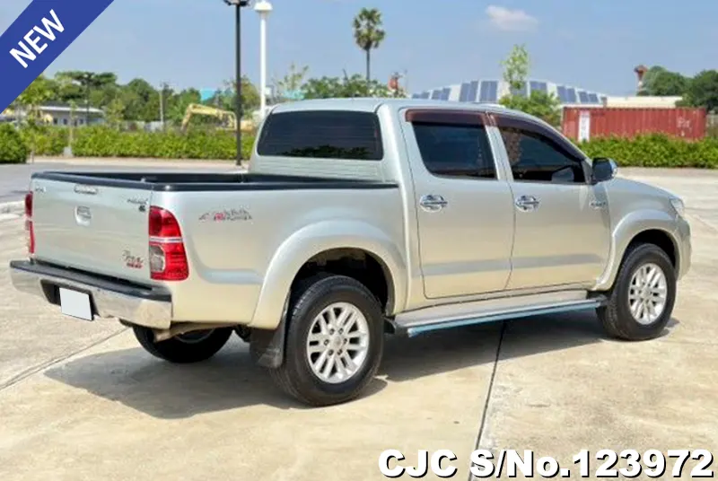 Toyota Hilux in Silver for Sale Image 2