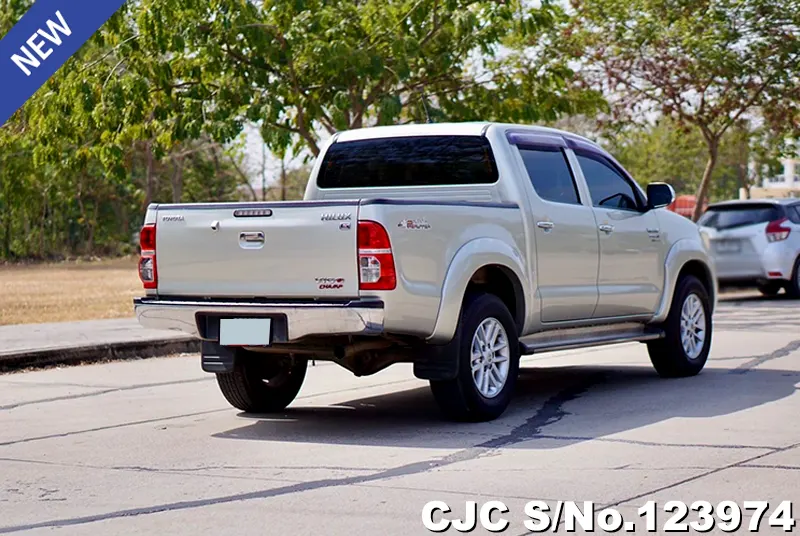 Toyota Hilux in Silver for Sale Image 2
